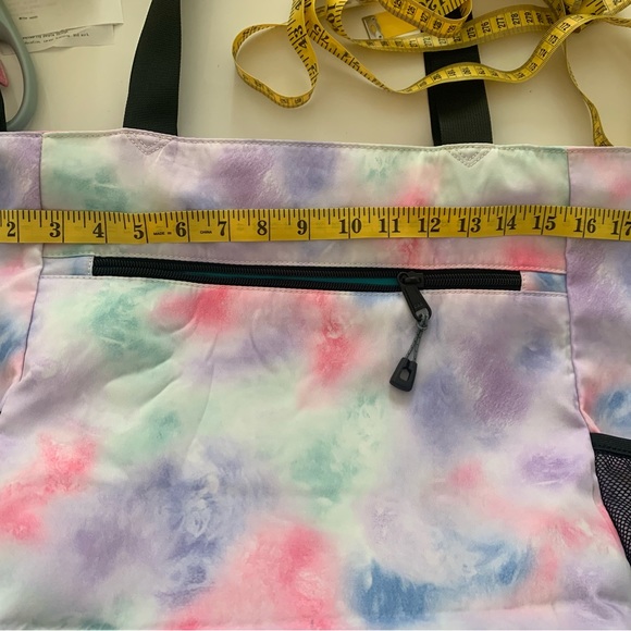 ESVAN Beach Pool Gym tote bag with various zippered compartments water resistant - Picture 9 of 11